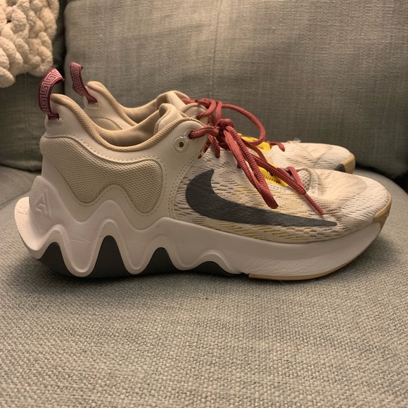 Nike basketball shoes - Picture 2 of 7